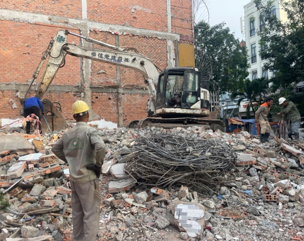 CÔNG TY TNHH THÁO DỠ NHÀ CŨ - ÉP CỪ C QUANG MINH